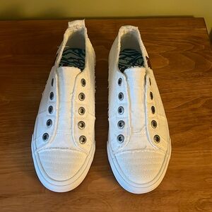 Blowfish white canvas sneakers